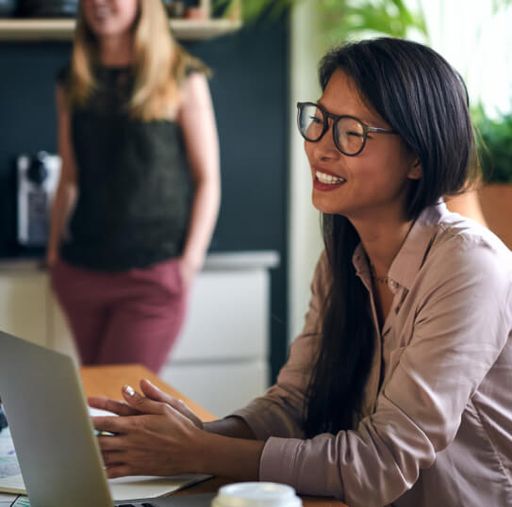 Photo d'une cliente réalisant con activité en toute sérénité avec Native